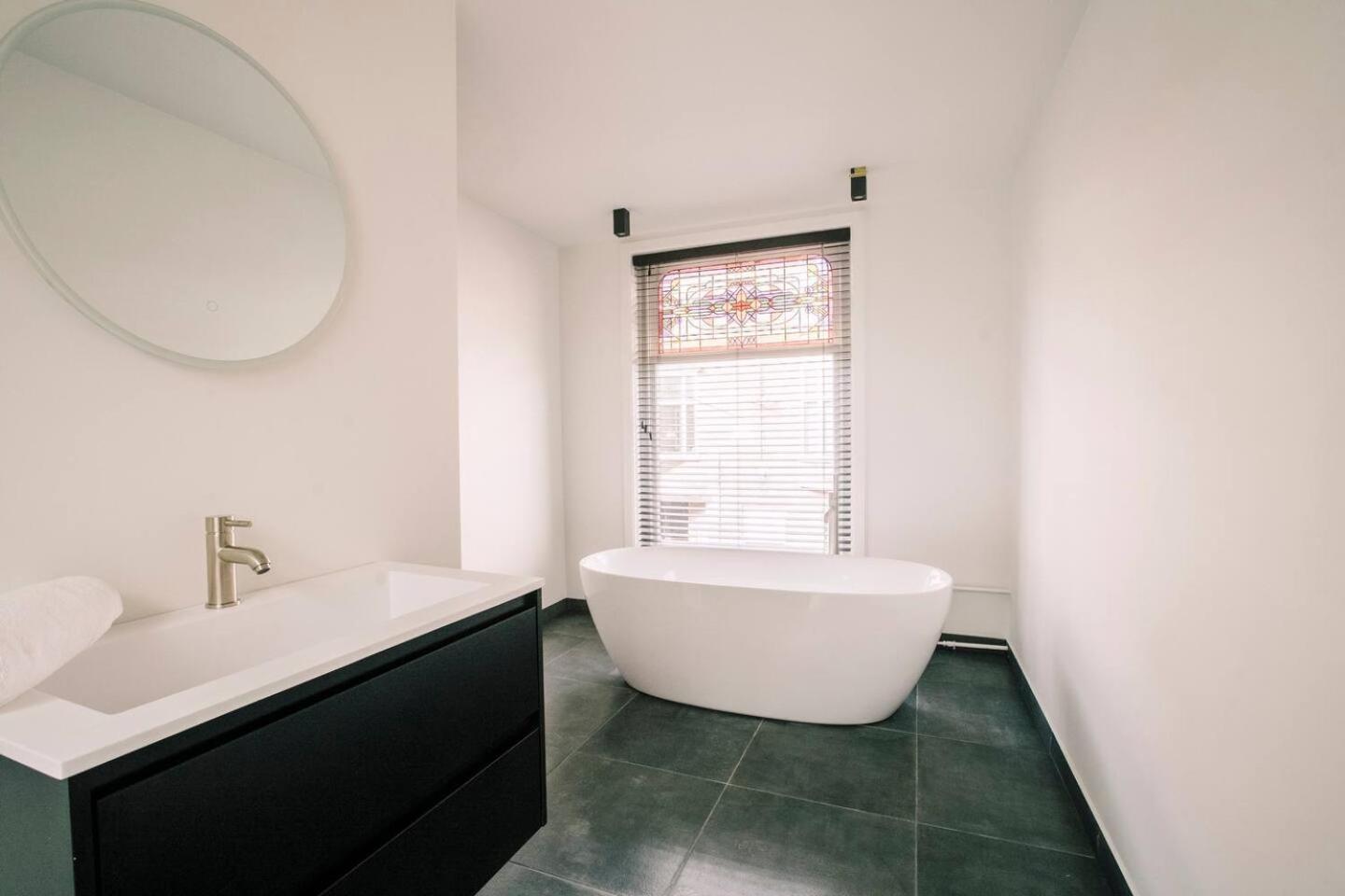 Stadsvilla Tilburg 3 luxe kamers met tuin Anna Paulowna Buitenkant foto
